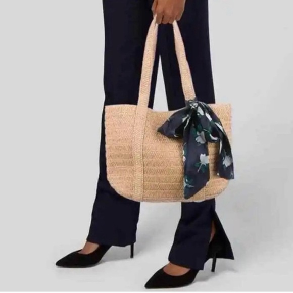 Draper James by Reese Witherspoon Everyday Straw Shoulder Bag W/ Navy - Picture 2 of 11